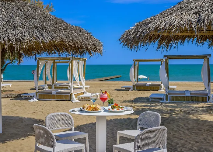 Pareus Beach Resort