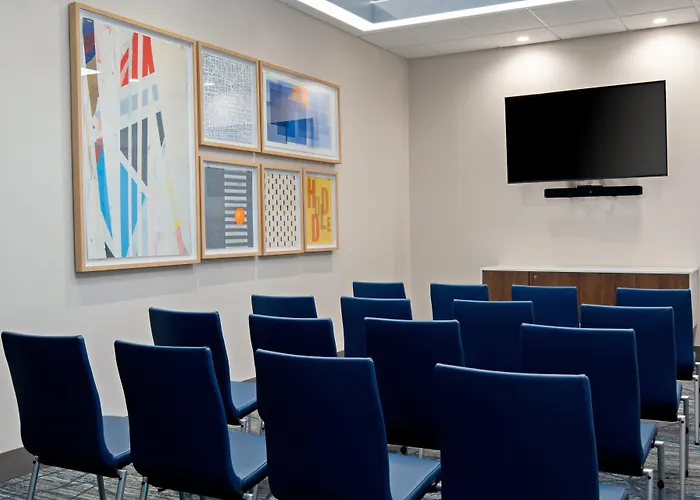 Holiday Inn Express & Suites - Hollister By Ihg