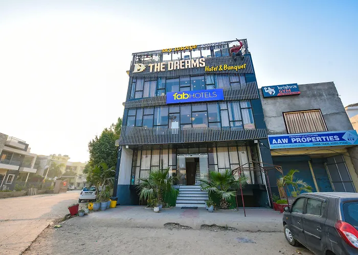 Fabhotel The Dreams