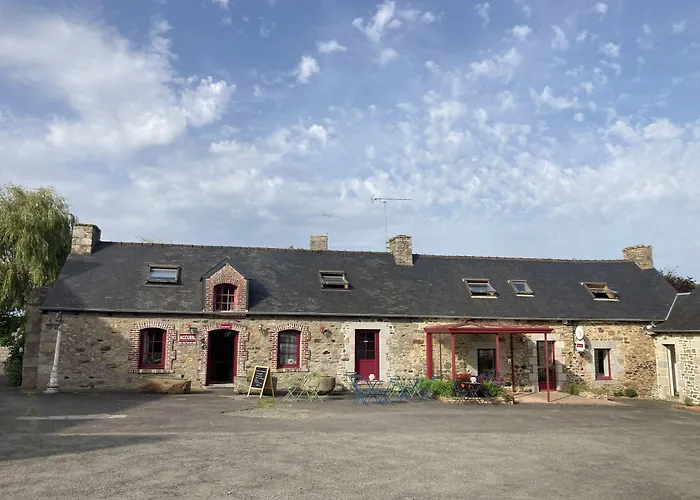 Hotel Les Voisins Beaucemaine