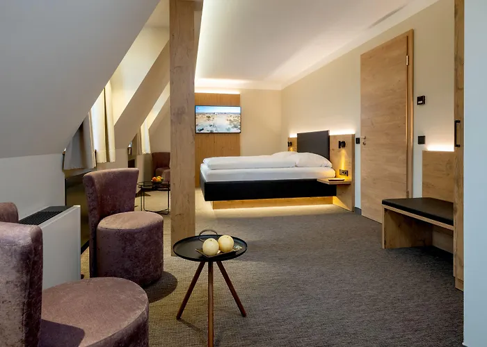 Nashi Rooms