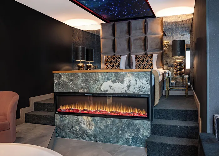 Art Suites Luxury Hotel