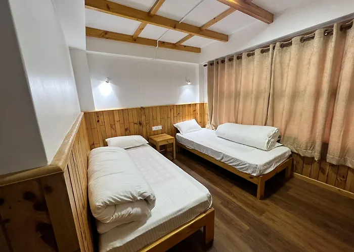 Hotel Camp De Base