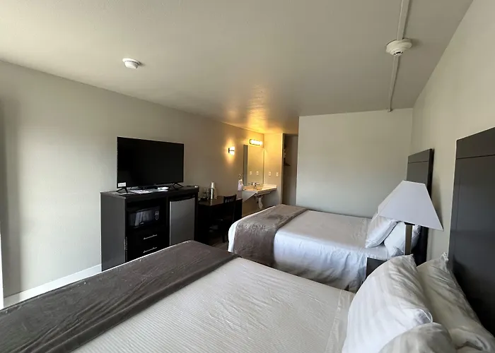 Hwy 50 Inn