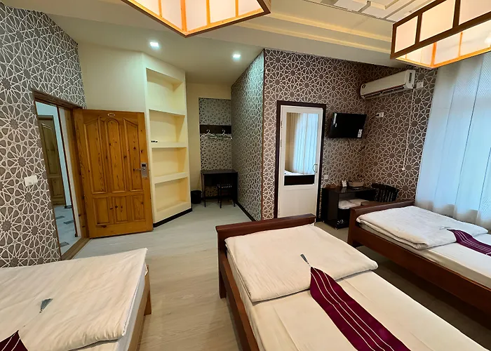 Qamar Hotel