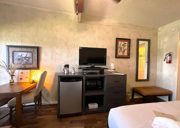 Gr11 - Mountain Harbor King Guest Room On Lake Ouachita