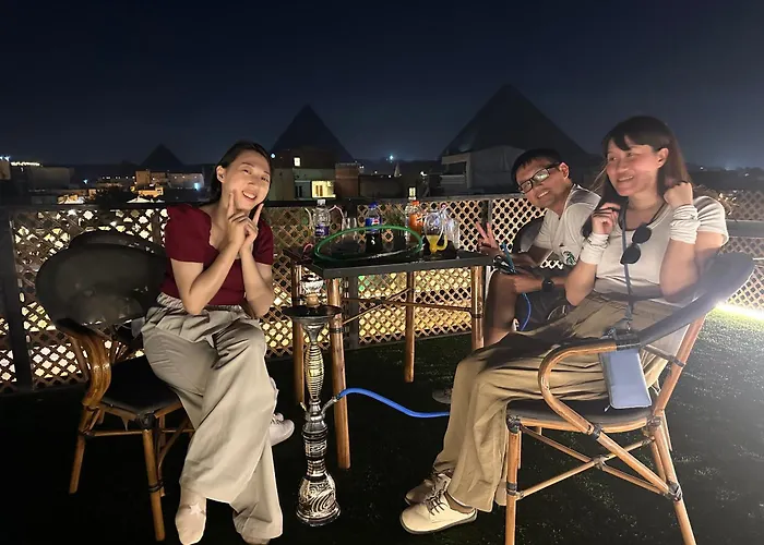 Nefertari Pyramids View Inn