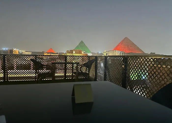 Nefertari Pyramids View Inn