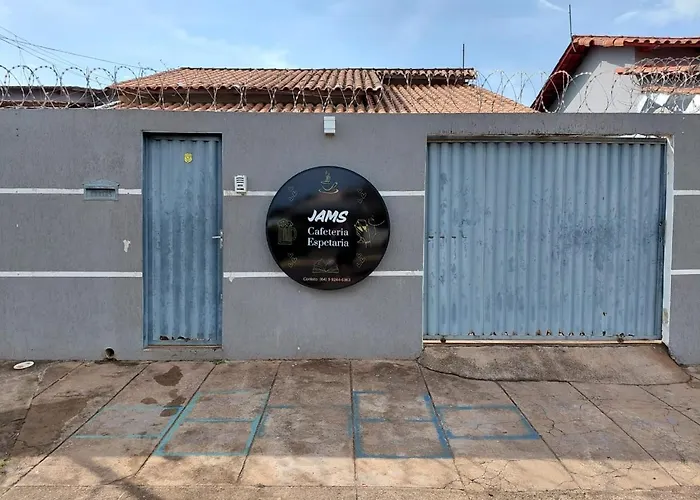 Jams Hostel - Pousada em Catalão