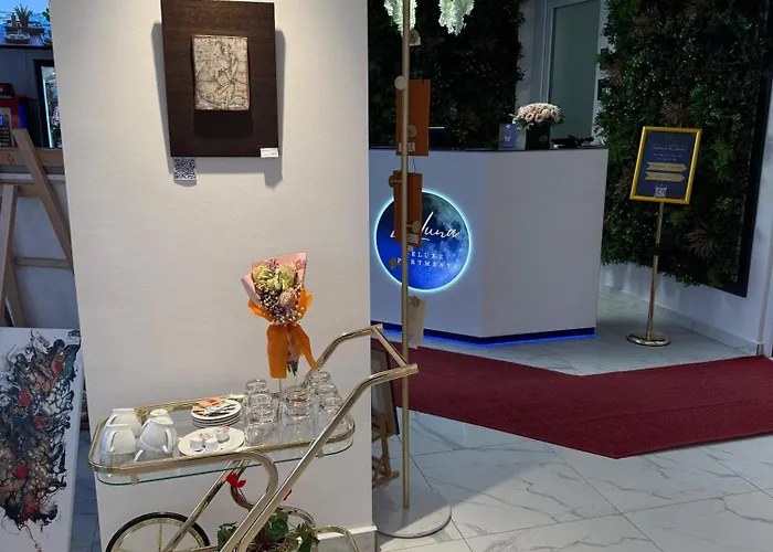 La Luna Premium Deluxe Apartment With Pool & Jacuzzi, Bikes And Secured Parking