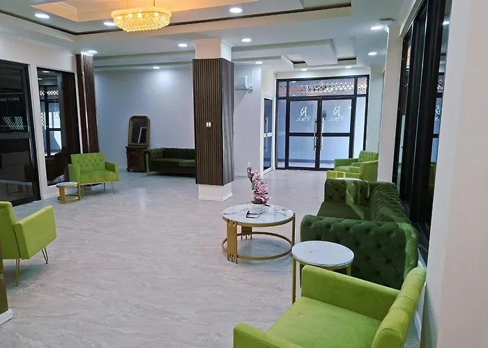 Rey'Z Hotel And Suites