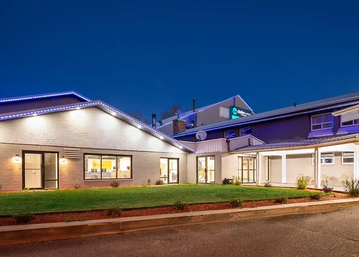 Clarion Pointe Medicine Hat Saamis Tepee