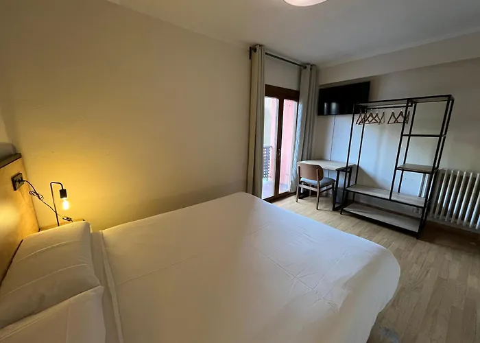 Hotel Niu A 50 M Del Funicamp
