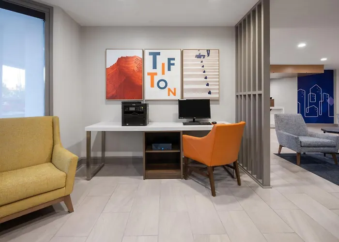 Holiday Inn Express Tifton By Ihg