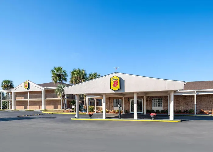Super 8 By Wyndham Lake City
