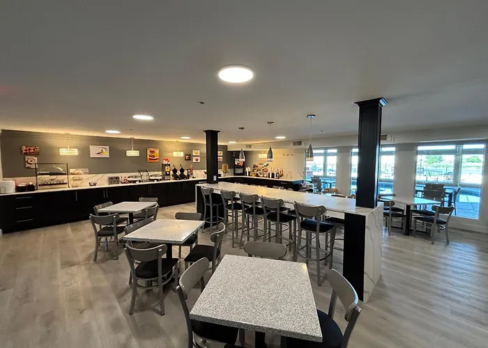 Ramada By Wyndham Springfield North