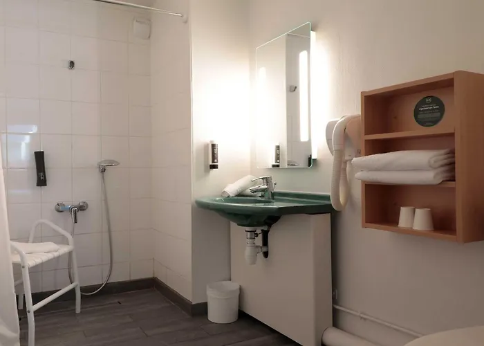 B&B Hotel Lourdes Centre Gare 3 Etoiles