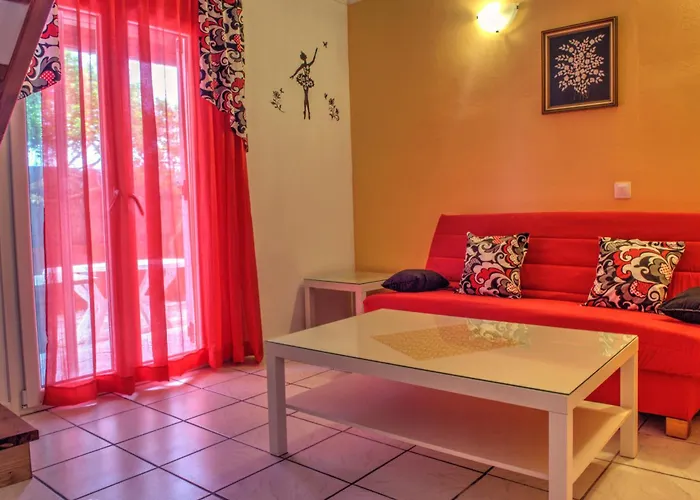 Villa Eleni Holidays Resort - With Pool Near The Beach