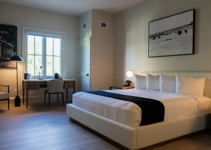 White House Hotel