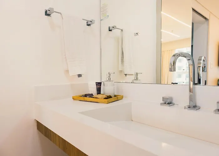 Ramada Hotel & Suites Campos Pelinca