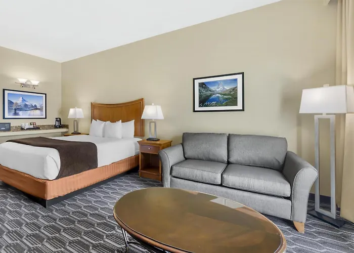 Best Western Plus Swiss Chalet Hotel & Suites