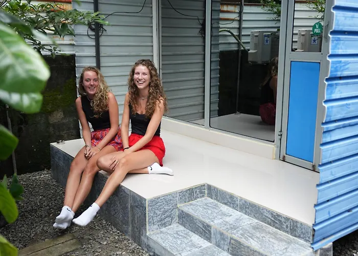 Airport A4 Transit Hub - Eco Chalets - Cmb Free Airport Pick Up & Drop 24 Hrs