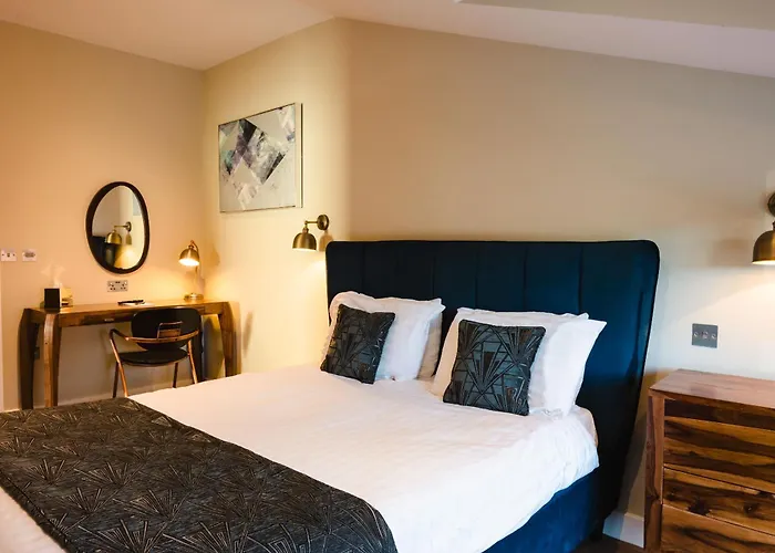 Crown Lodge Hotel