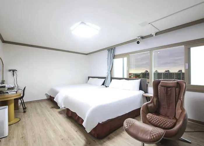 Top Island Hotel