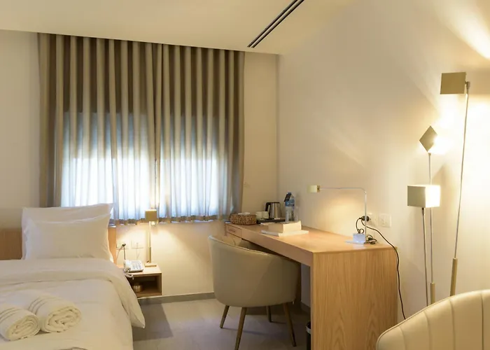 Dar Al Mauge Boutique Hotel With Outdoor Pool