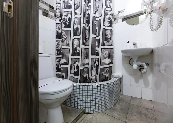 Smart Hotel Rooms Near Metro 24/7