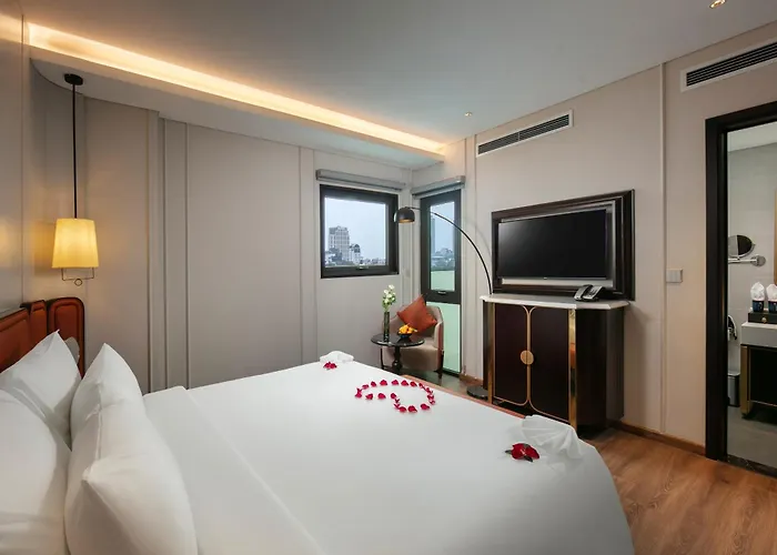Le Premier Hotel & Rooftop Bar