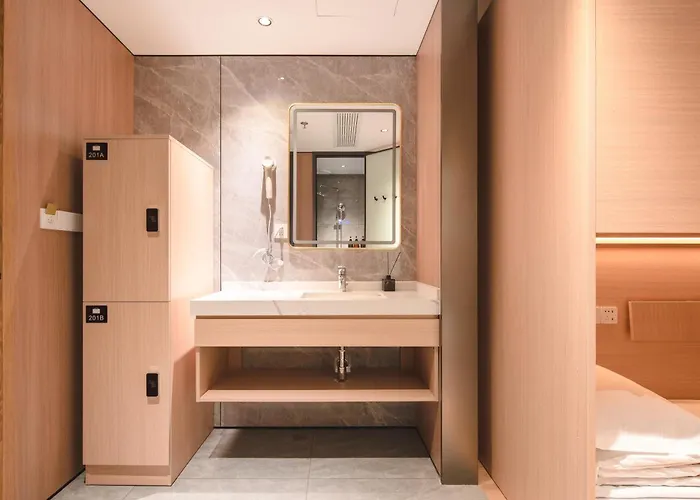 Dayin Serene Garden Hotel -People'S Square & Nanjing Road-Large Social Area -Bar -Cafe -Gym -Free Laundry Luggage Storage -24H Front Desk-English Service