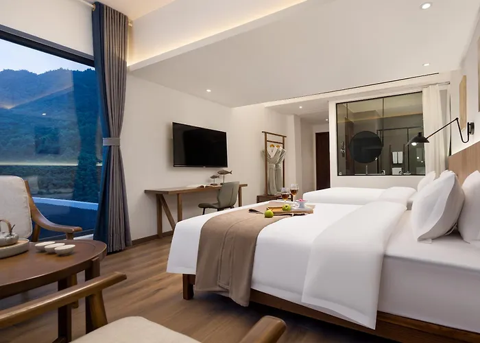 Pandora'S Hilltop House Resort