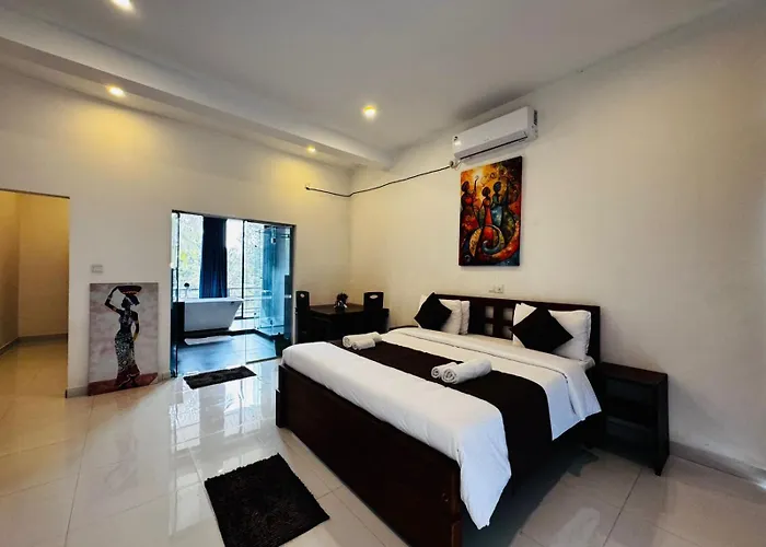 Hotel Pearl White Residency