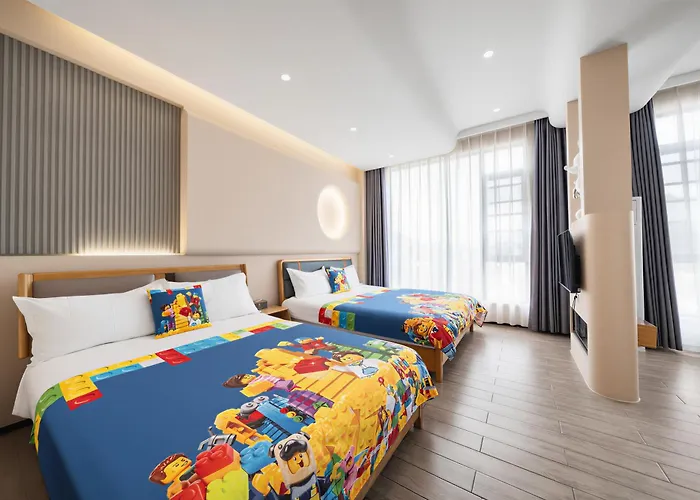 初心莫舍酒店chuxin Moshe Hotel Shanghai Shanghai International Tourism Resort Branchfree Shuttle To Shanghai Airport Disneyland Heartshaped Outdoor Infinity Pool Freshly Ground Coffee Laundry Service Massage Chairs Breakfast For Foreign