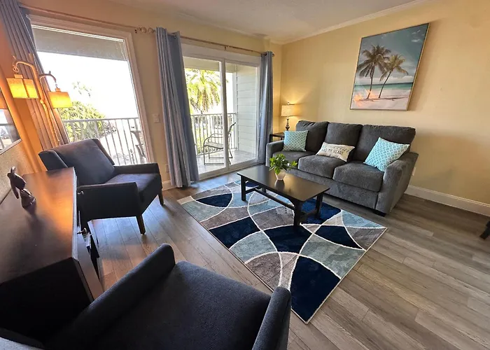 This Could Be Your View Every Night Of Your Stay!! Cozy, Comfy Remodeled Condo!
