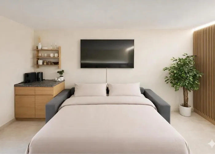 Escala - Family Room