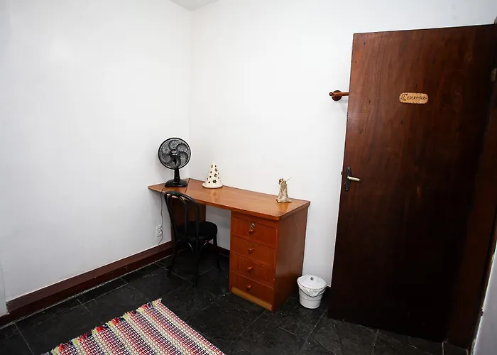 Espaço Sideral - Quartos com ar-condicionado, 5min Estádio Maracanã, 8min UERJ, shopping, 12min metrô, wi-fi 300mbp, ampla área comum com cozinha - prático e confortável