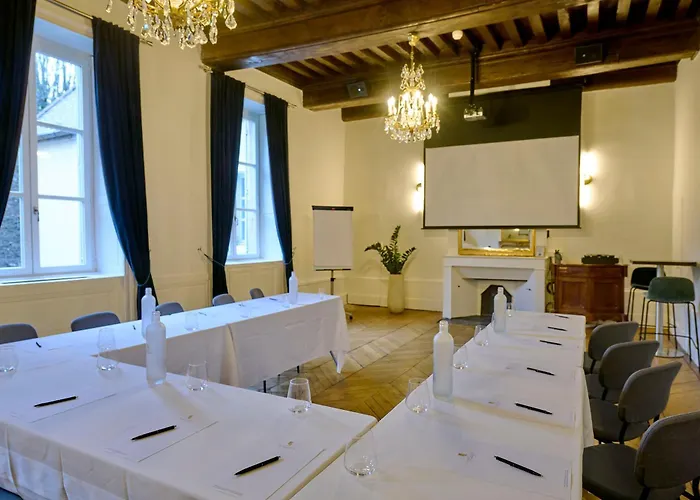 Maison Philippe Le Bon Hotel, Restaurant & Bar Le 19