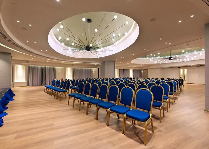 Zeus Wyndham Grand Athens