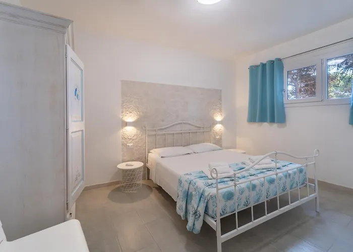 Angolo Mare Apartments & Rooms