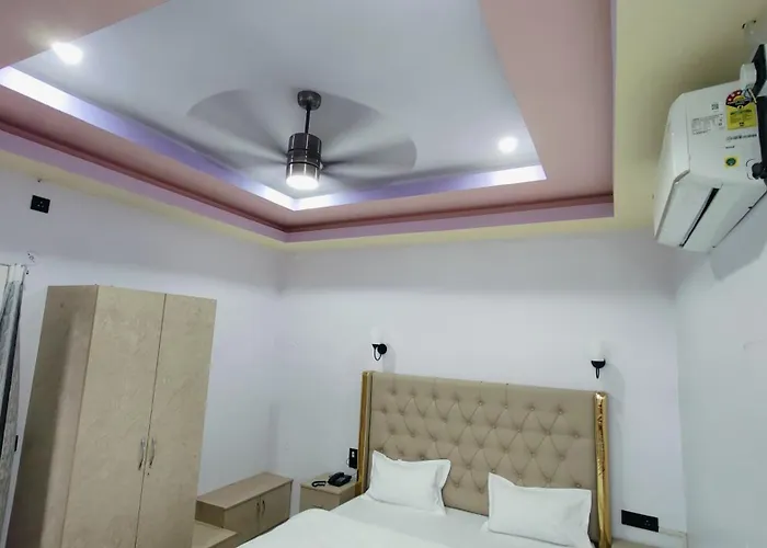 Hotel Narendra Palace