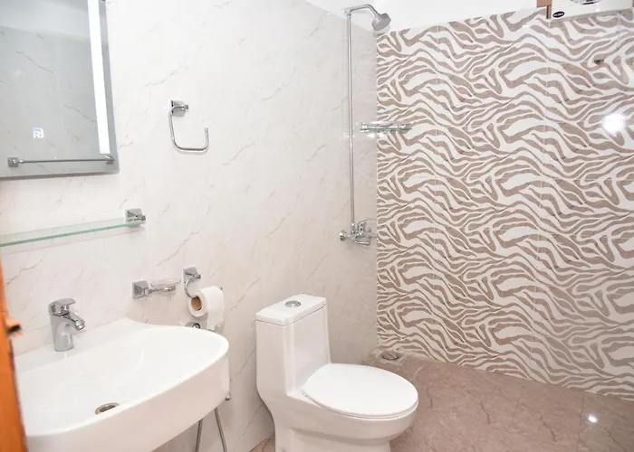 Stay Near Earthquake Memorial Bridge & Red Fort,Room 212