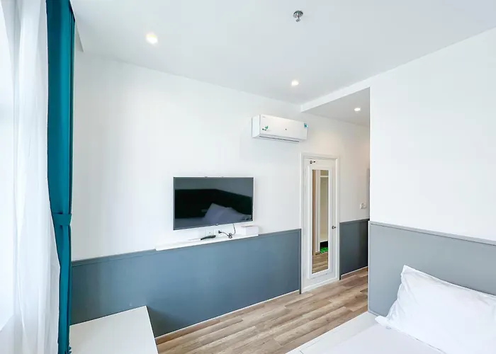 Marina Seaside Boutique Hotel Phu Quoc - Beach And Infinity Pools - Premium Solar Energy