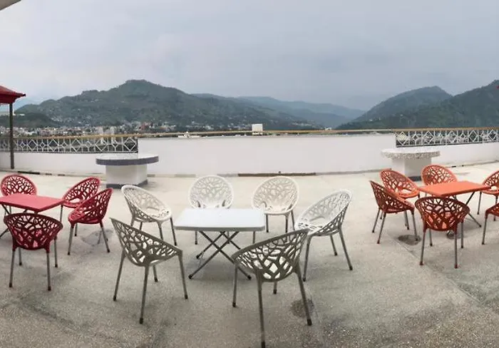 Stay Near Earthquake Memorial Bridge & Red Fort,Room 212