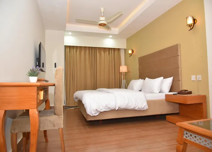 Stay Near Earthquake Memorial Bridge & Red Fort,Room 212