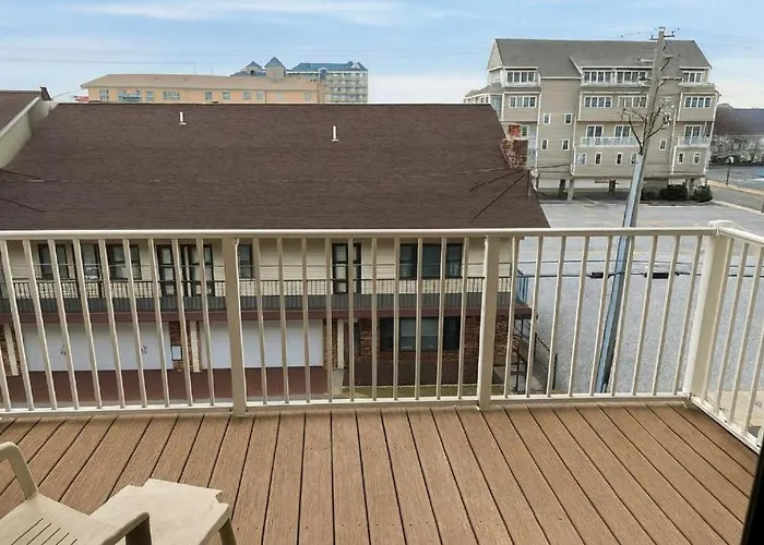 Boardwalk One- Studio W Balcony And Partial Ocean View