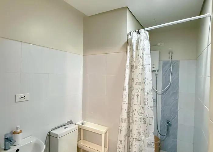 Condo Studio Unit In Central By Casa De Mira