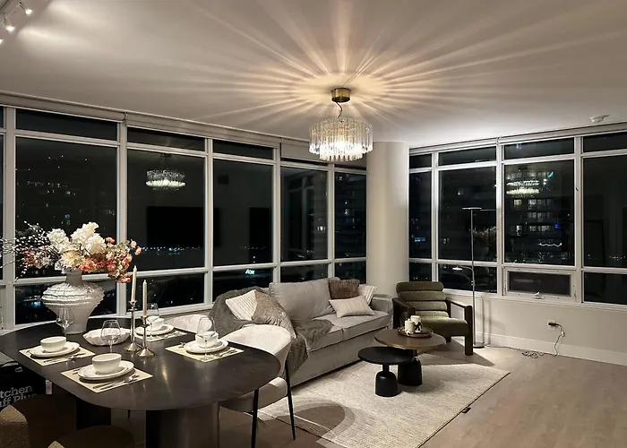 Luxury 40Th-Floor Lakeview 2Br With Path & Union Access