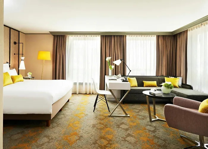 Renaissance Paris La Defense Hotel